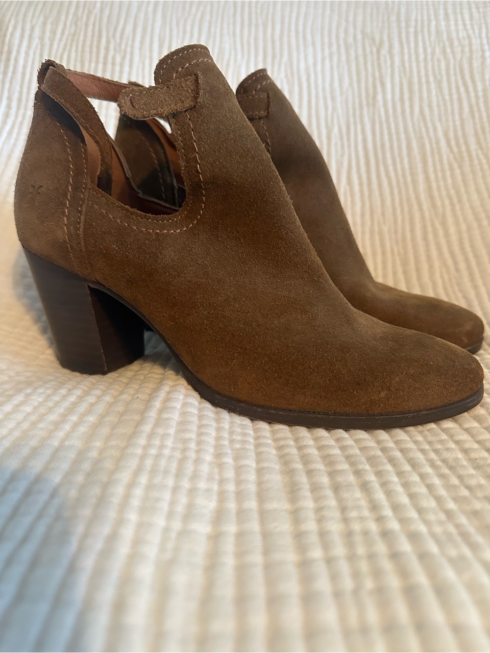 FRYE AND CO. Brown Suede Cutout Block Heel Ankle Boots